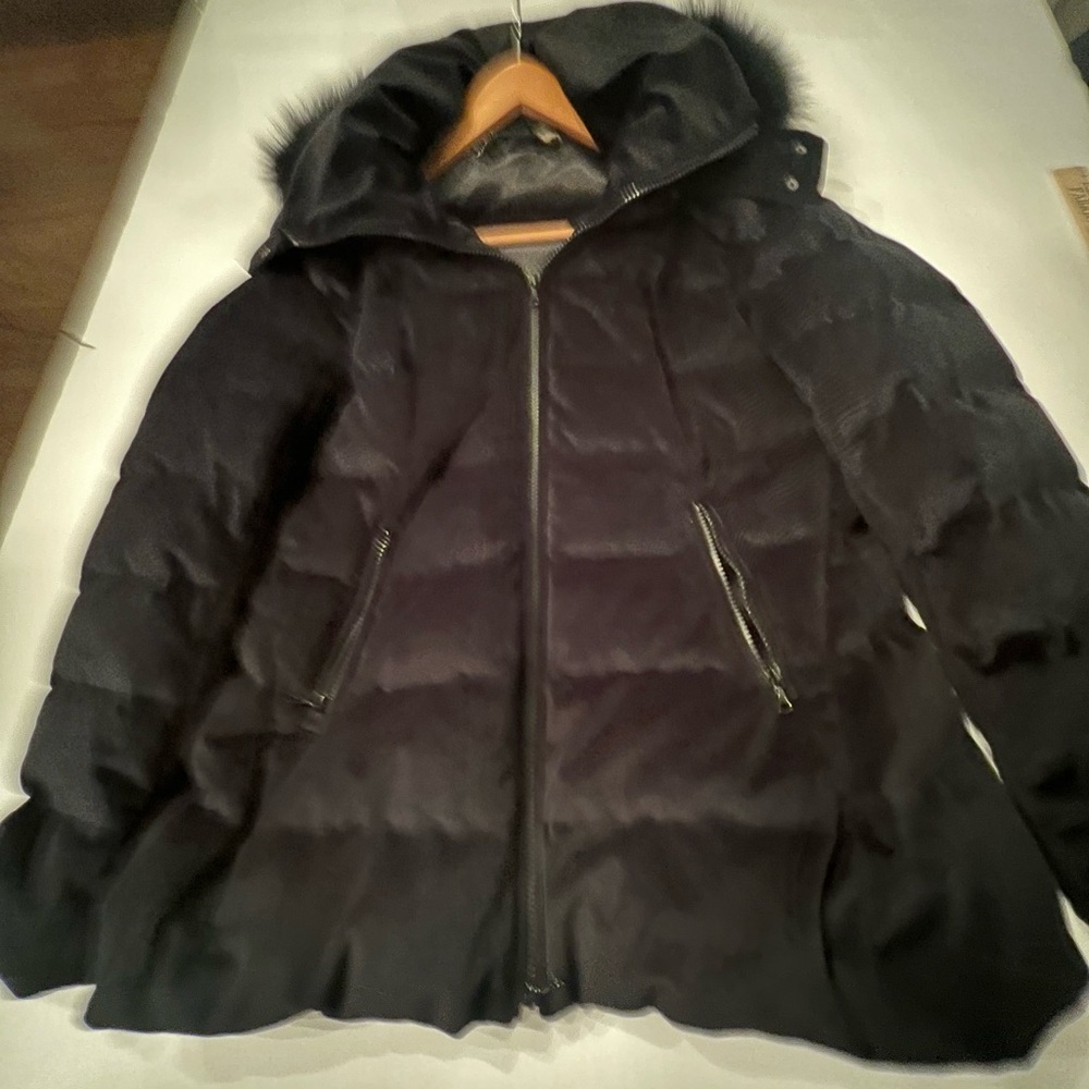 TRINA TURK BLACK SIZE 12 ELEGANT JACKET WITH FUR HOOD. FULLY LINED